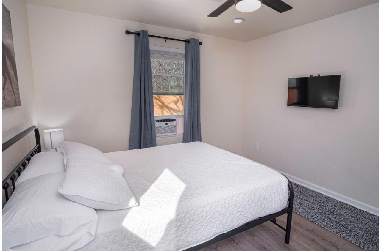 Adorable 2Br Guesthouse Close To Riverwalk And Dt ซานอันโตนิโอ ห้อง รูปภาพ